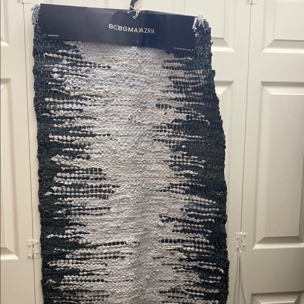 BCBGMAXAZRIA Black and Gray Leather/Cotton Accent Rug (27 x 45)